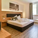 In Austria With Panorama Sauna Daire Klosterle am Arlberg