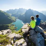 Daire In Austria With Panorama Sauna Klosterle am Arlberg